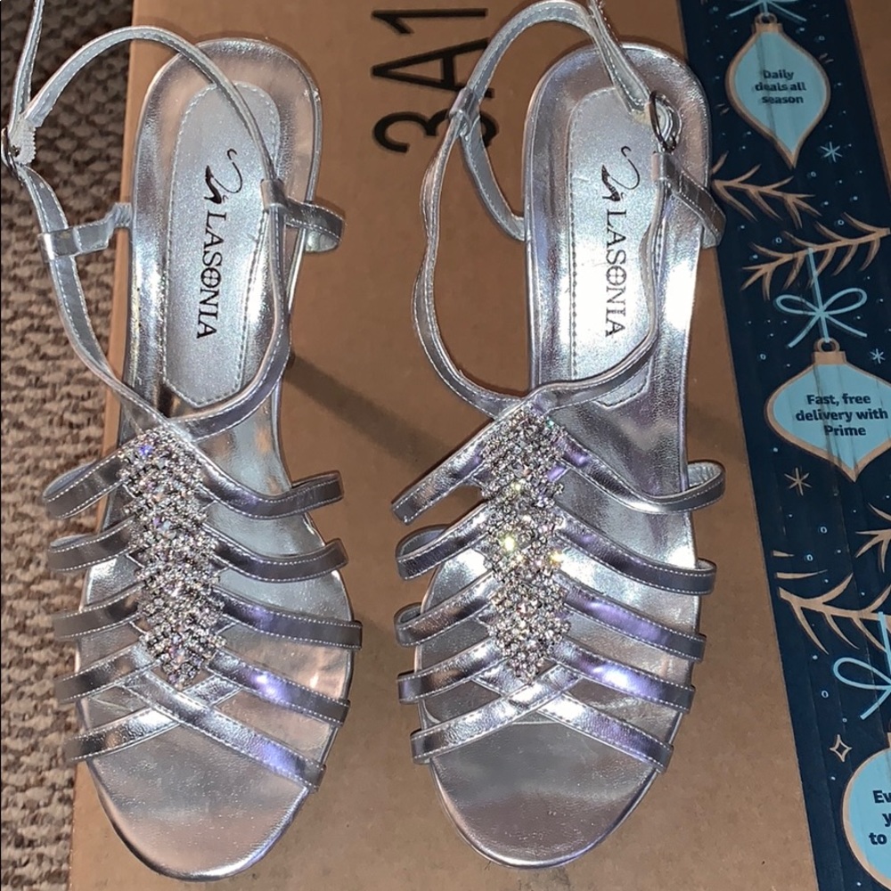 Silver heel